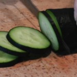 Komkommer met gezond dipsausje