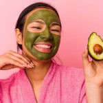 Hoe kun je zelf een avocado-honing masker maken?