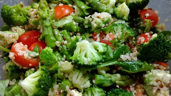 Goede Super gezonde koude quinoa salade | Goed Eten Gezond Leven AI-27
