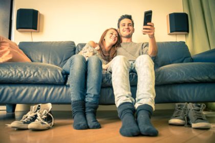 Bankhangen en televisie kijken, slecht voor geheugen