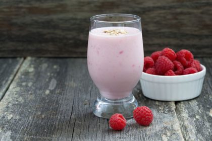 Havermout met frambozen smoothie