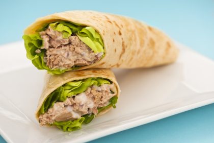 Magere tonijn wrap