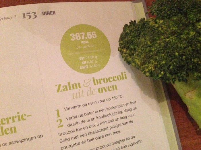 Zalm met broccoli uit de oven, recept uit Killerbody 2.