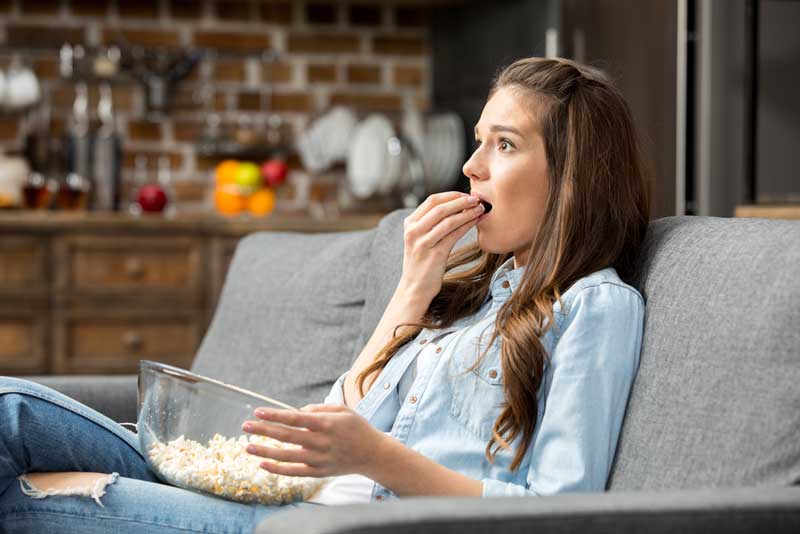 Favoriete televisieseries en social media kunnen eetbuien stimuleren
