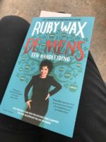 De Mens een Handleiding, boek Ruby Wax