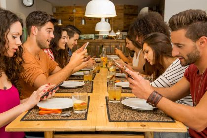 Sociale media stress, verslaving of leuk?