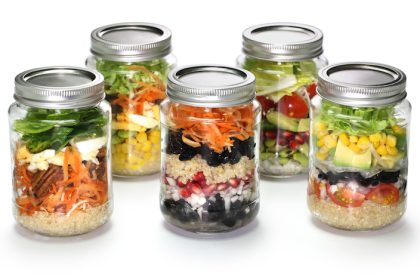 preppen van gezonde voeding - glazen jars