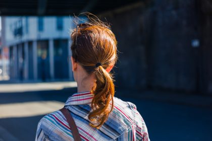 ontspannen door rustig te wandelen