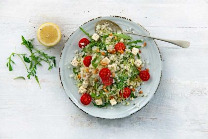 Koolhydraatarm recept voor een Italiaanse bloemkoolrijst salade