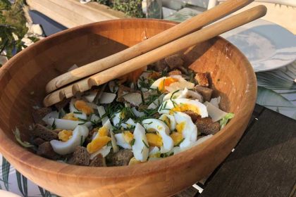 Caloriearme skinny salade met ei en ansjovis