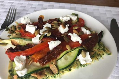 Zelfgemaakte koolhydraatarme wraps met gegrilde groenten
