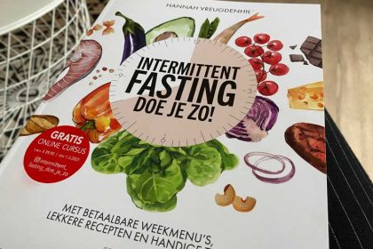 Boek intermittent fasting 16:8 van Hannah Vreugdenhil