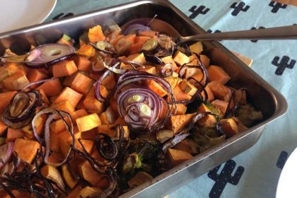Recept traybake met kip, zoete aardappel en groenten