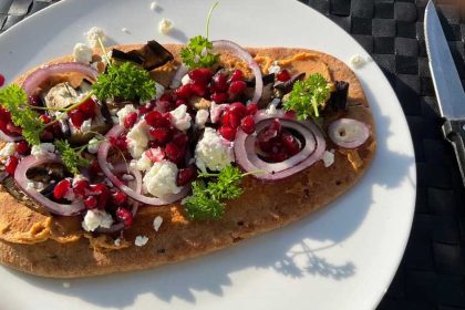 Heerlijk recept voor een rijk belegd naanbrood. Heel gezond!