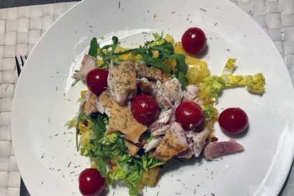 Gezond recept: zelfgemaakte rösti met forelfilet en een salade
