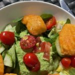 Vegan kibbeling met salade