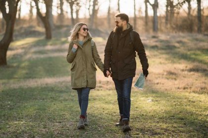 Wandelen in de natuur heeft veel voordelen en is heel goed voor je.