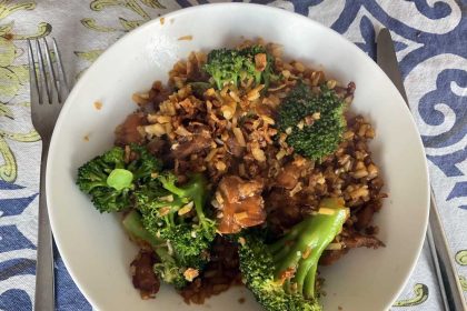 Gezond, lekker en makkelijk recept kip-ketjap met bloemkoolrijst.