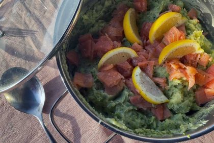 Lekker en gezond recept: Broccoli stamppot met zalm en monchou