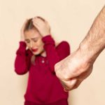 Werk in combinatie met partnergeweld. De gevolgen van huiselijk geweld op je functioneren.