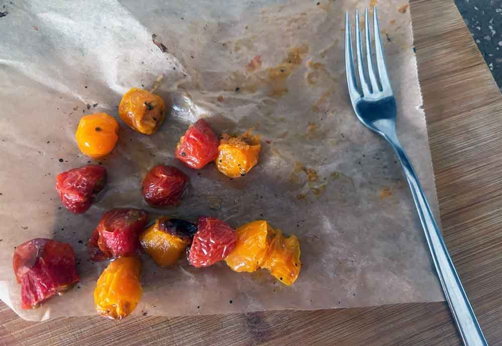 Groentesnacks uit de Airfryer: geroosterde tomaatjes