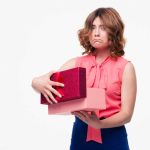 Minder spullen: hoe ga je om met cadeautjes die je niet wilt?