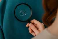 Microplastics in huis en kleding